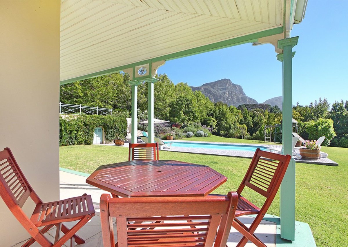 Constantia Outlook Villas in Cape Town