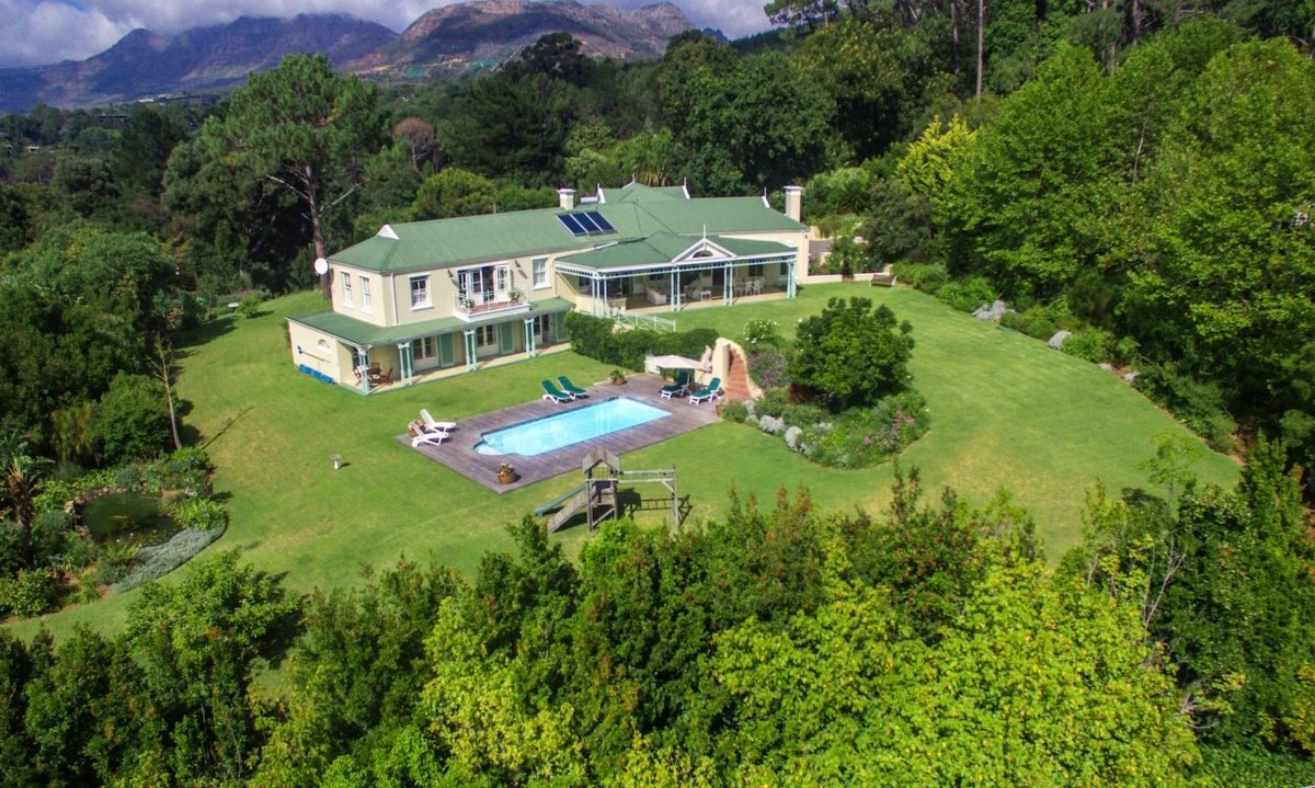 Constantia Outlook Villas in Cape Town